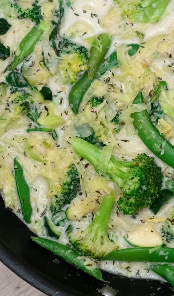 Nordic One-Pot Creamy Broccoli Spinach (Vegetarian)